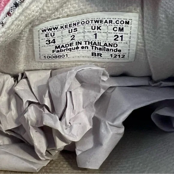 Keen size 2 Coronado w/ velcro straps pink leopard patten plaid, canvas sneakers - Picture 9 of 10